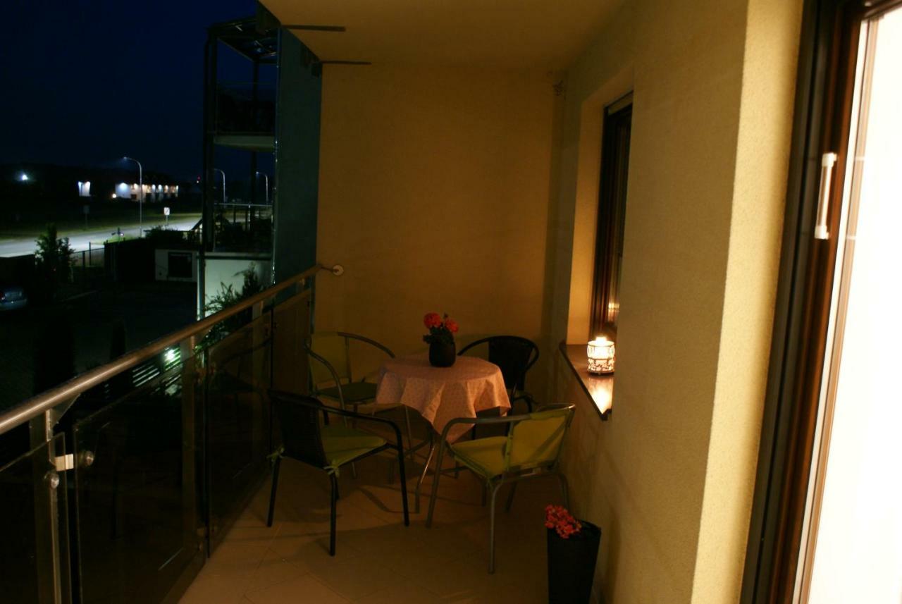 Rozany Zakatek Apartment Sarbinowo Bagian luar foto